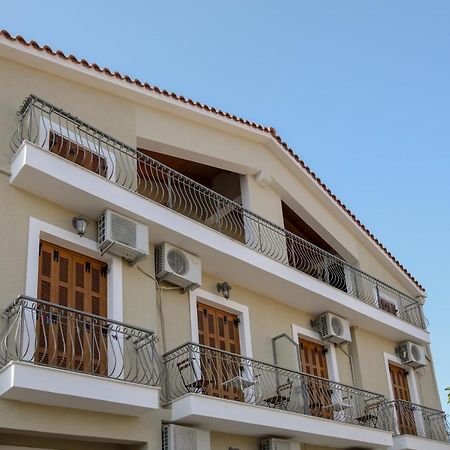 Papadatos Studios Argostoli  Luaran gambar