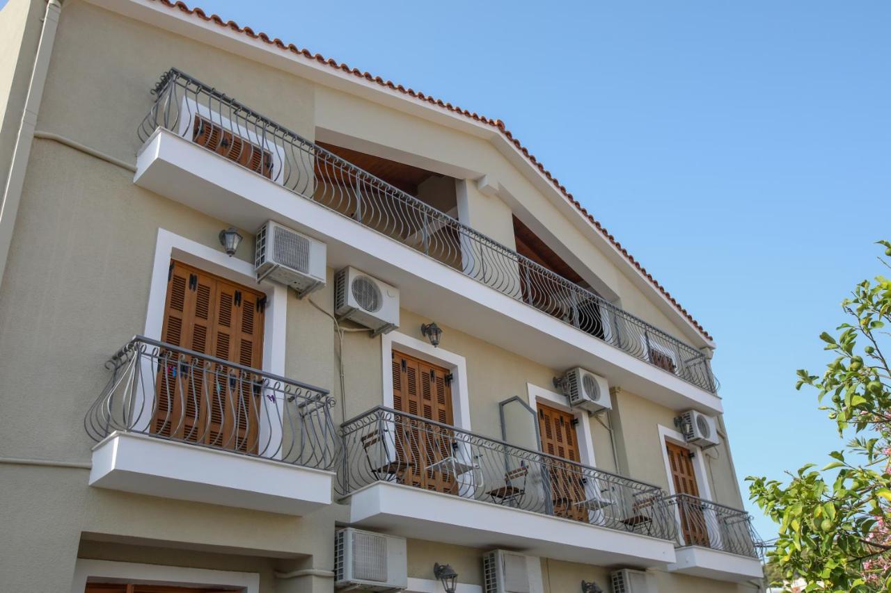 Papadatos Studios Argostoli  Luaran gambar