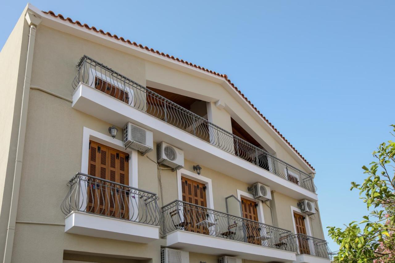Papadatos Studios Argostoli  Luaran gambar