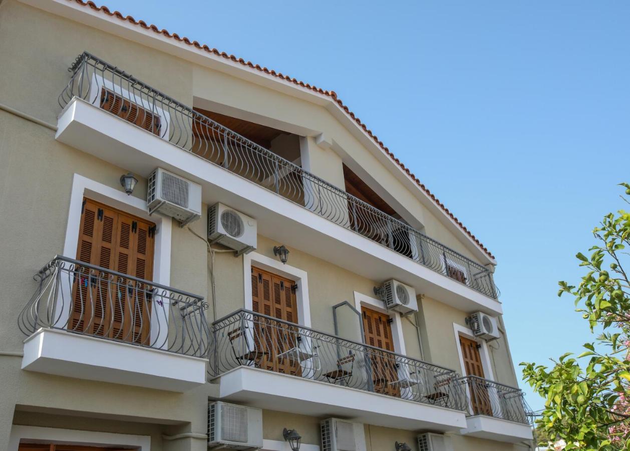 Papadatos Studios Argostoli  Luaran gambar