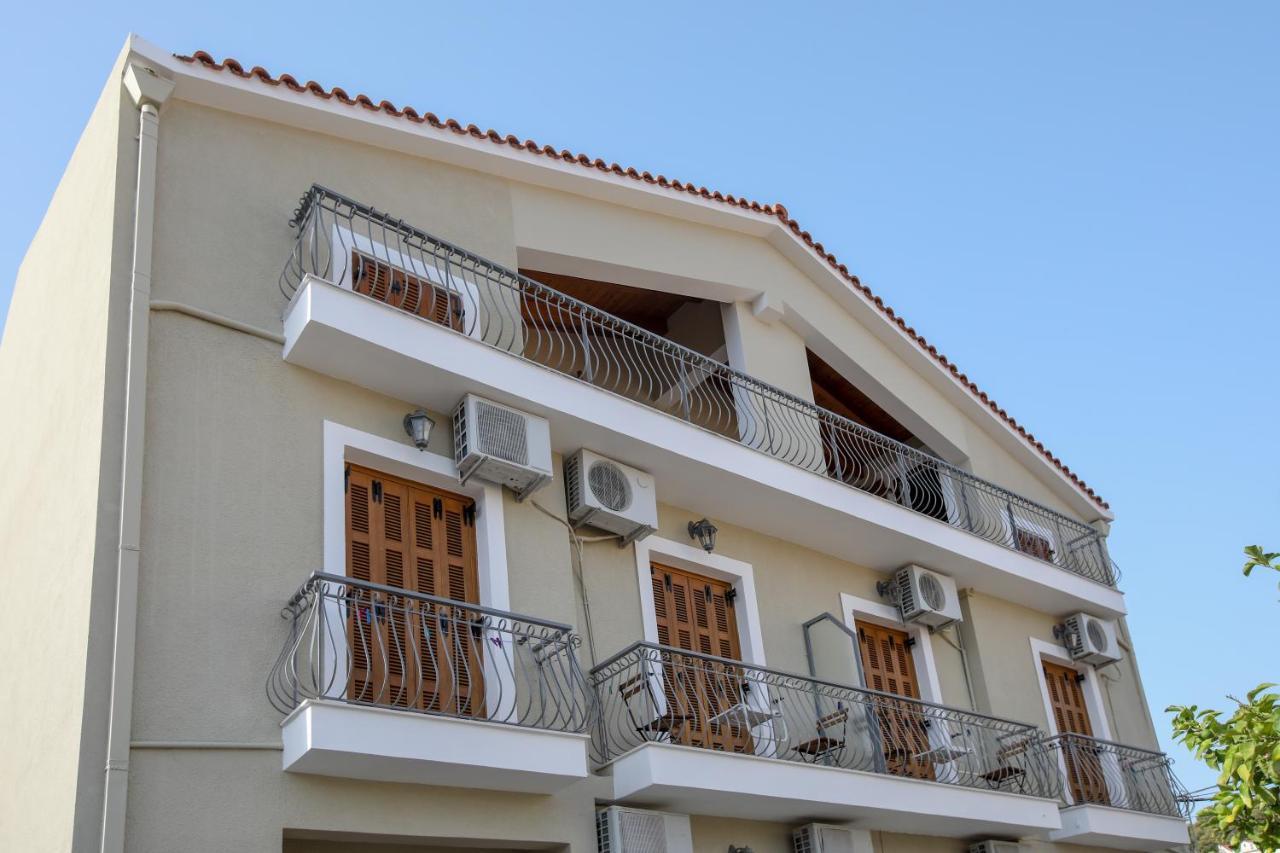 Papadatos Studios Argostoli  Luaran gambar
