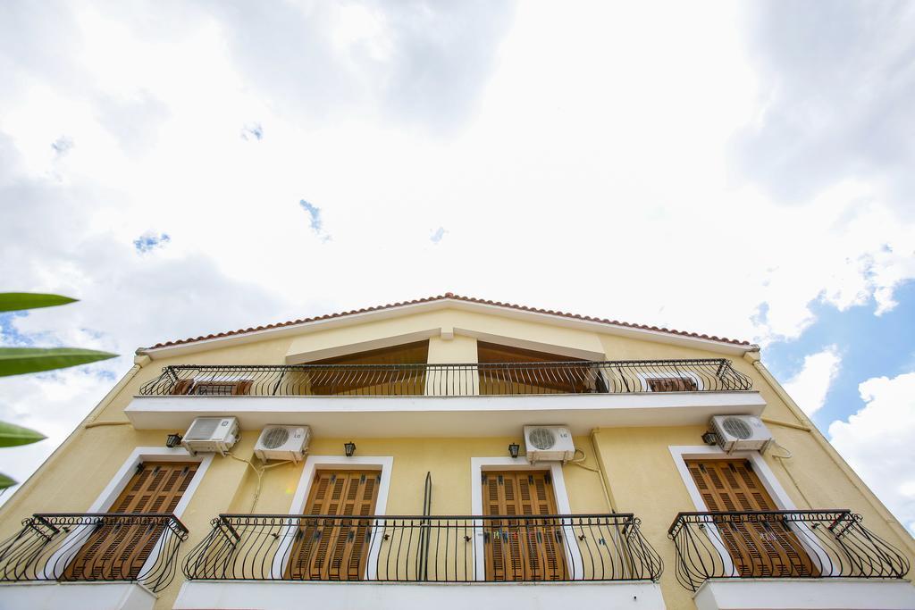 Papadatos Studios Argostoli  Luaran gambar