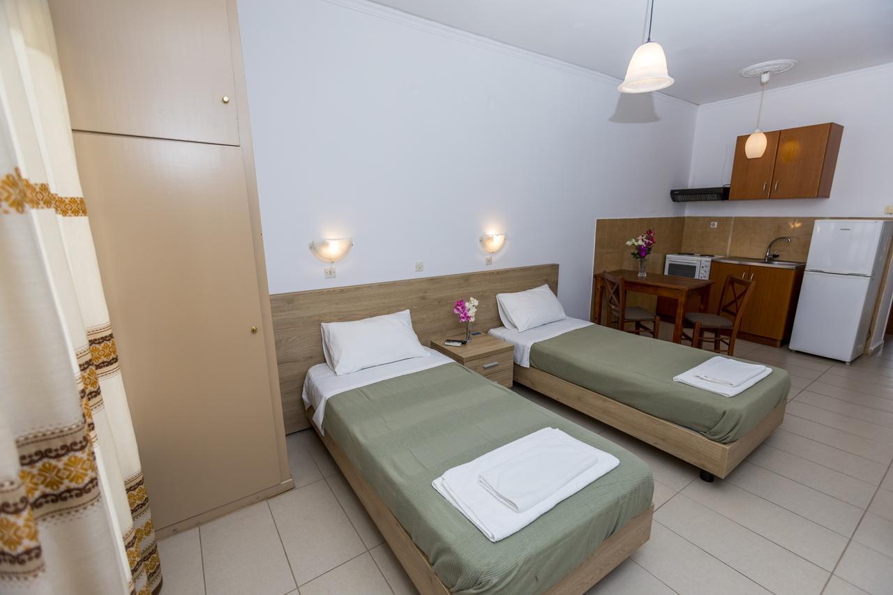 Papadatos Studios Argostoli  Luaran gambar