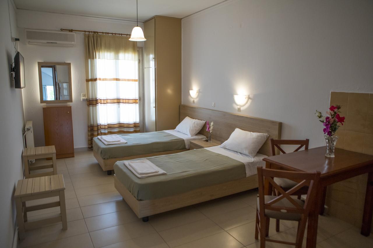 Papadatos Studios Argostoli  Luaran gambar