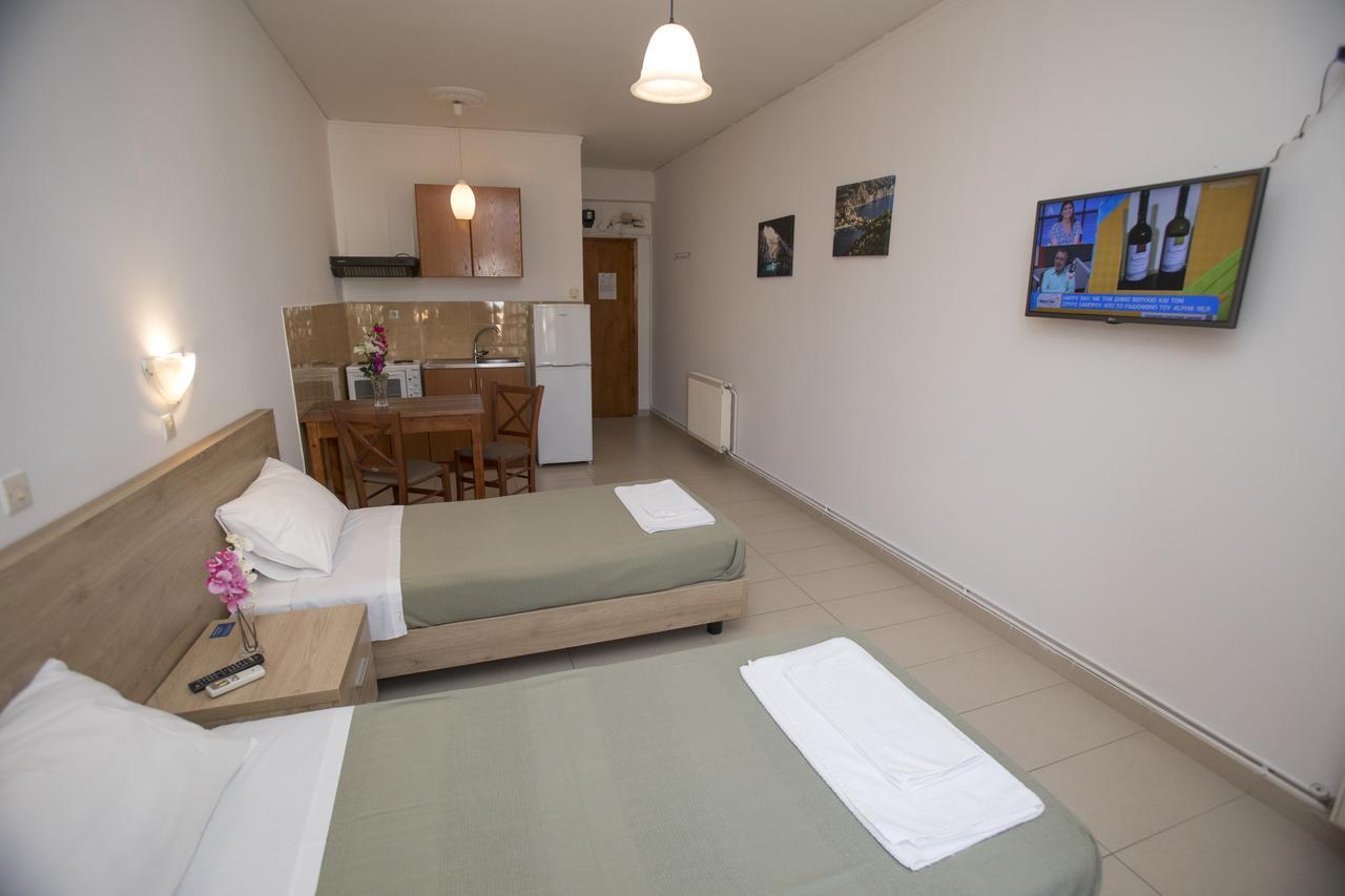 Papadatos Studios Argostoli  Luaran gambar