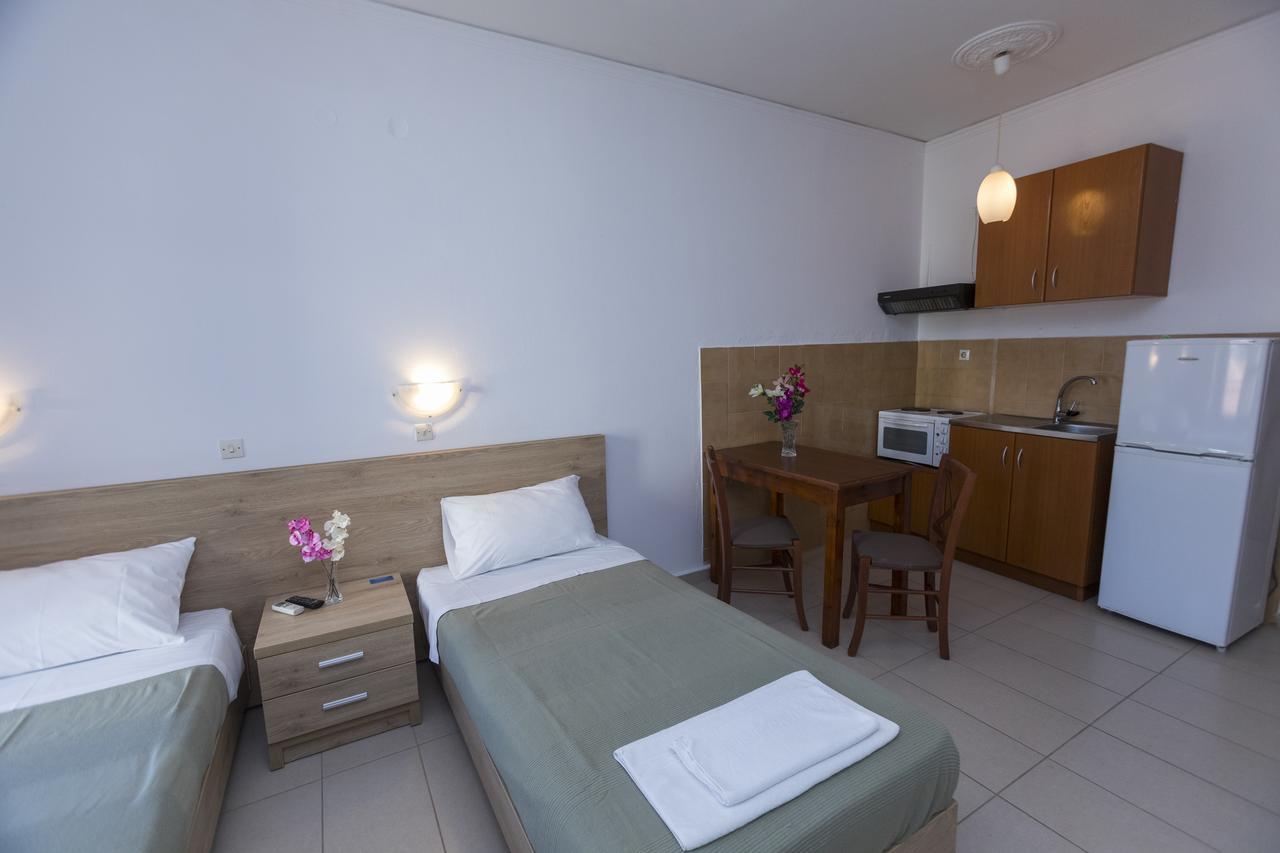 Papadatos Studios Argostoli  Luaran gambar